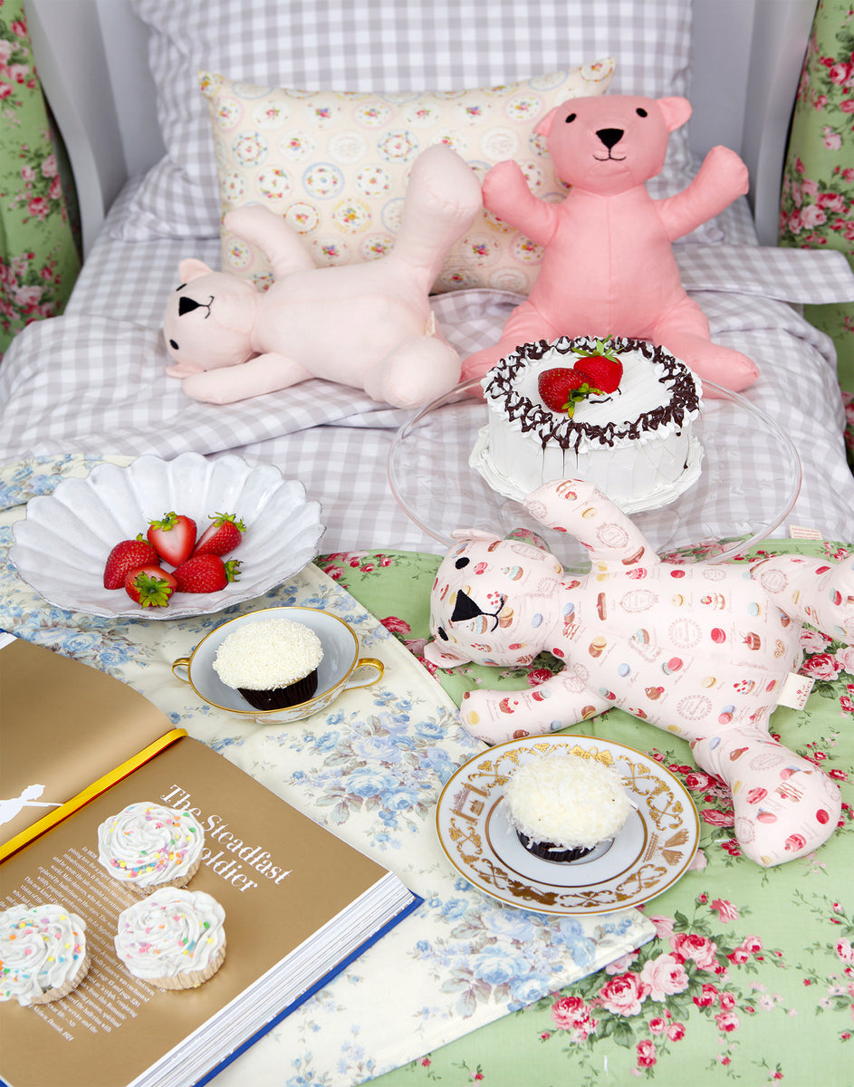 Teddy Bear in Pâtisserie